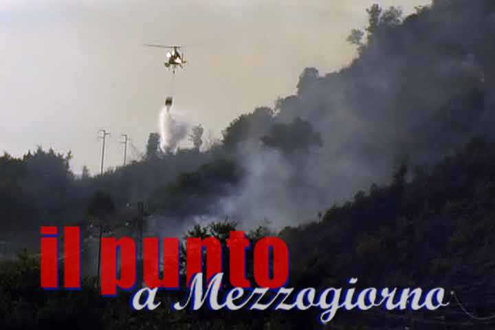 Incendi boschivi, canadair ed elicotteri in azione oggi su 26 roghi. Le maggiori richieste di intervento in Calabria