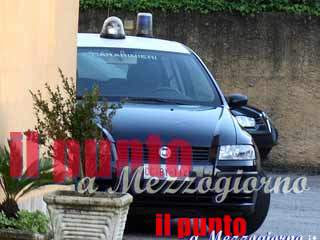 Le vendono pentole e le fanno credere che sta per perdere la casa, due donne denunciate per truffa