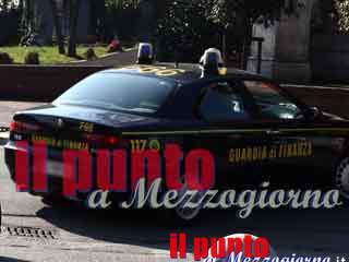 In trasferta con l’auto rubata per compiere furti, denunciato dai finanzieri