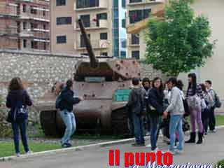 I ragazzi della Media Alighieri de L’Aquila sui luoghi della battaglia di Cassino