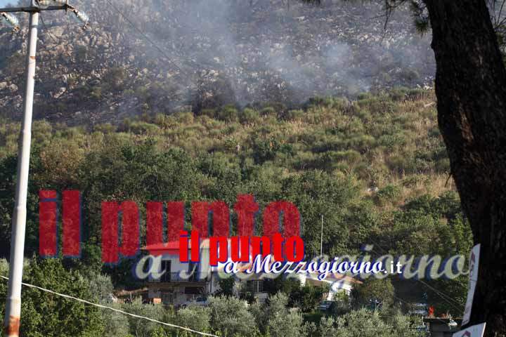 In fiamme i boschi del Frusinate e del Pontino