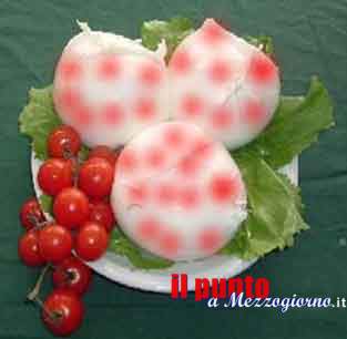 La mozzarella dell’allegria, dopo quella blu arriva quella a pois rossi