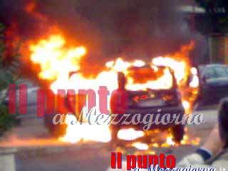 Incendiata nella notte l’auto di proprietà di un rumeno. Indagano i Carabinieri