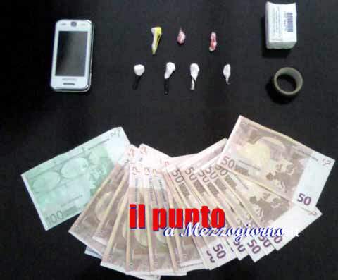 Sorpreso a spacciare cocaina, 24enne arrestato dai carabinieri