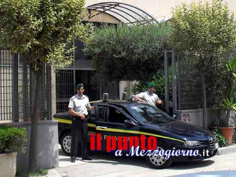 Camorra, 14 arresti tra imprenditori e pubblici funzionari alla Baia Domizia