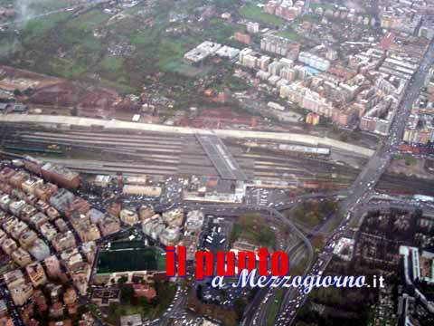 Veduta aerea della stazione ferroviaria Tiburtina. Foto da Wikipedia - Autore MarteN253