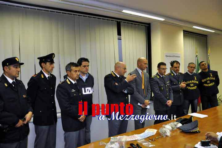 Cambio d’auto e panetti calamitati non bastano ad evitare l’arresto, sequestrato mezzo chilo di “coca”