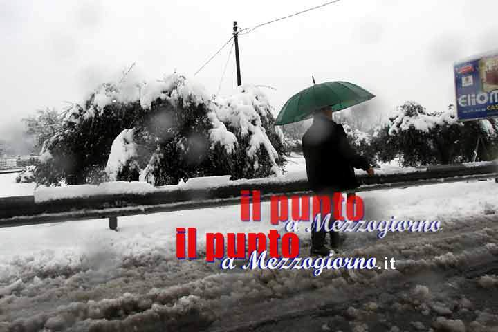 Emergenza neve, ad Olevano Romano 3 giorni senza corrente. Il sindaco: “Stiamo vivendo un incubo”