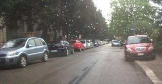Il ticket per le ‘strisce blu’ si paga anche nelle strade del mercato, le proteste e…le multe fioccano!