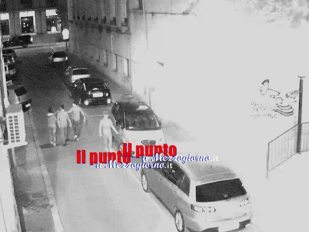 La procura di Cassino sulle tracce dei vandali grazie ai video, le immagini del danneggiamento delle auto 