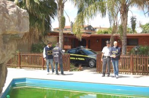 finanza-dda-sequestro-villa-capodrise-02