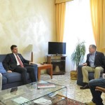 municipio Americani e mostra 007