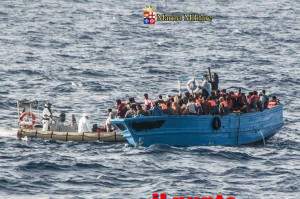 migranti-barcone-marina-cigala-01