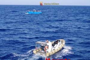 migranti-barcone-marina-cigala-04