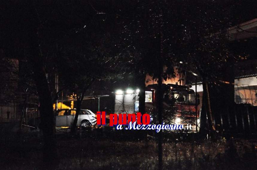 Fulmine si abbatte su una casa di Pignataro, danni e paura per una famiglia