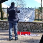 scritta razzista polizia rimuove