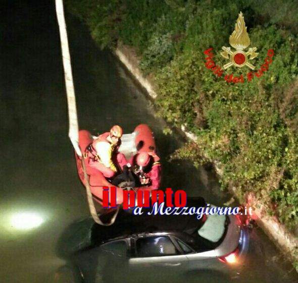 auto nel fiume latina