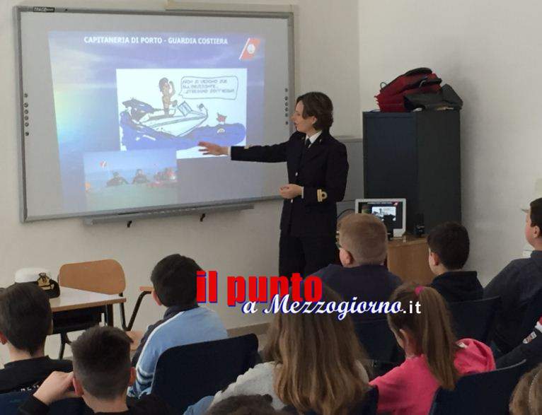 capitaneria di porto a scuola