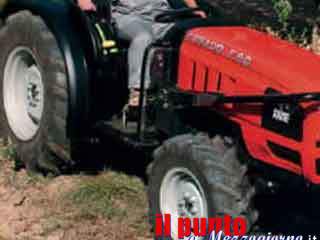 Trattore agricolo si ribalta a Paliano e schiaccia la gamba al conducente