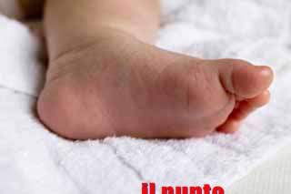 Tragedia a Cassino, bimbo di 4 mesi soffocato da rigurgito, è grave