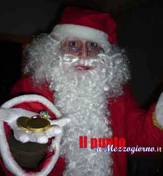 Due finti Babbo Natale rapinano l’ufficio postale di Frosinone