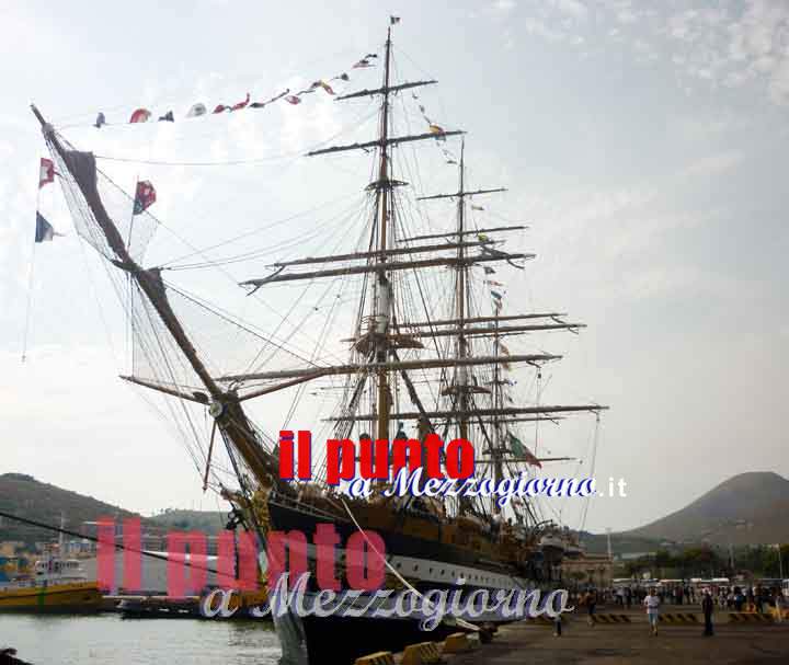 Arriva l’Amerigo Vespucci a Gaeta, corteo di barche lo accompagneranno all’approdo