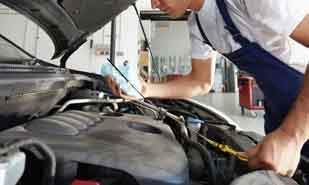 Il tagliando dell’auto e l’importanza dell’olio motore, come sceglierlo e come cambiarlo Il tagliando dell’auto e l’importanza dell’olio motore, come sceglierlo e come cambiarlo