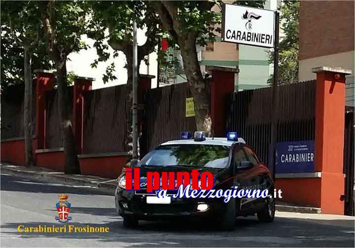 Inseguiti dai carabinieri ladri si schiantano contro un muro a Ceprano