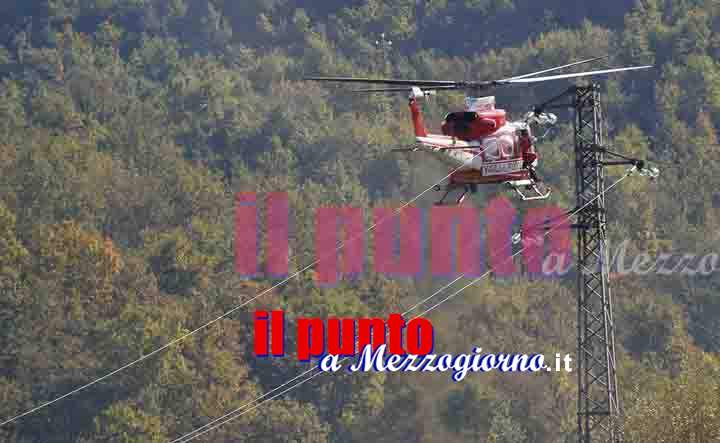 Incendio Monte Trocchio a Cassino, elicottero urta cavo dell’alta tensione