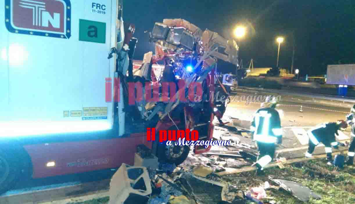 Esplosione nell’area di servizio ad Anagni, camionista miracolato
