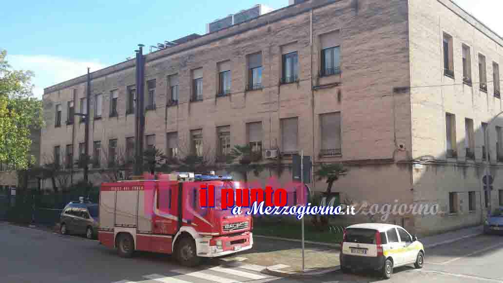 Crollo in tribunale, fondamenta allagate da perdita d’acqua dall’acquedotto