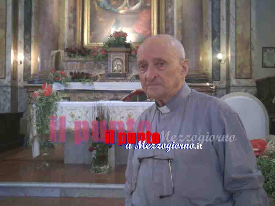 A 96 anni monsignor De Sanctis Ã¨ parroco dei record di Filettino, in ginocchio davanti ad 8 Papi