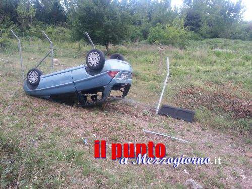 Si ribaltano con l’auto sulla Casilina, nessun ferito