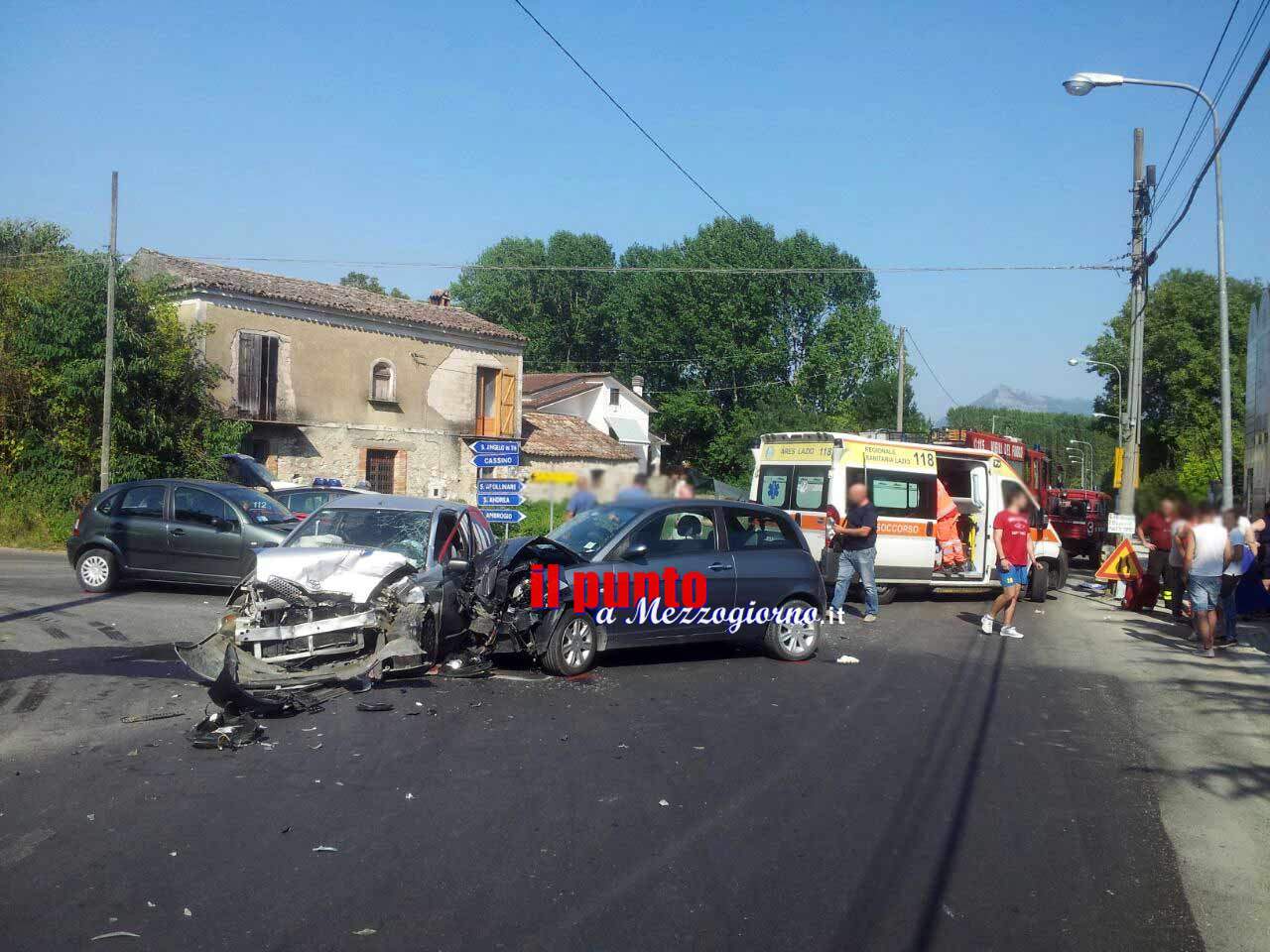 Incidente tra tre auto a Sant’Apollinare, cinque giovani feriti