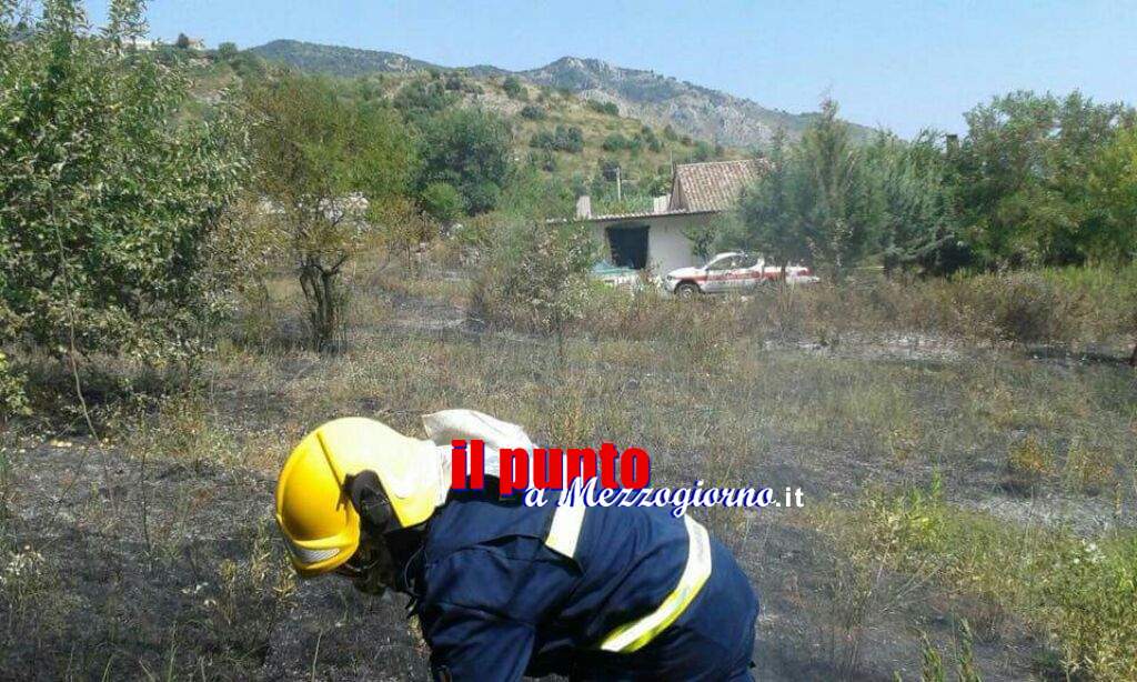 Incendio in via Parito a Piedimonte, interviene la protezione civile