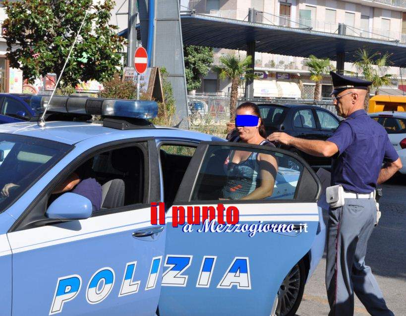 Rubano in un sepermercato a Frosinone e aggrediscono agente di commercio, tre donne denunciate