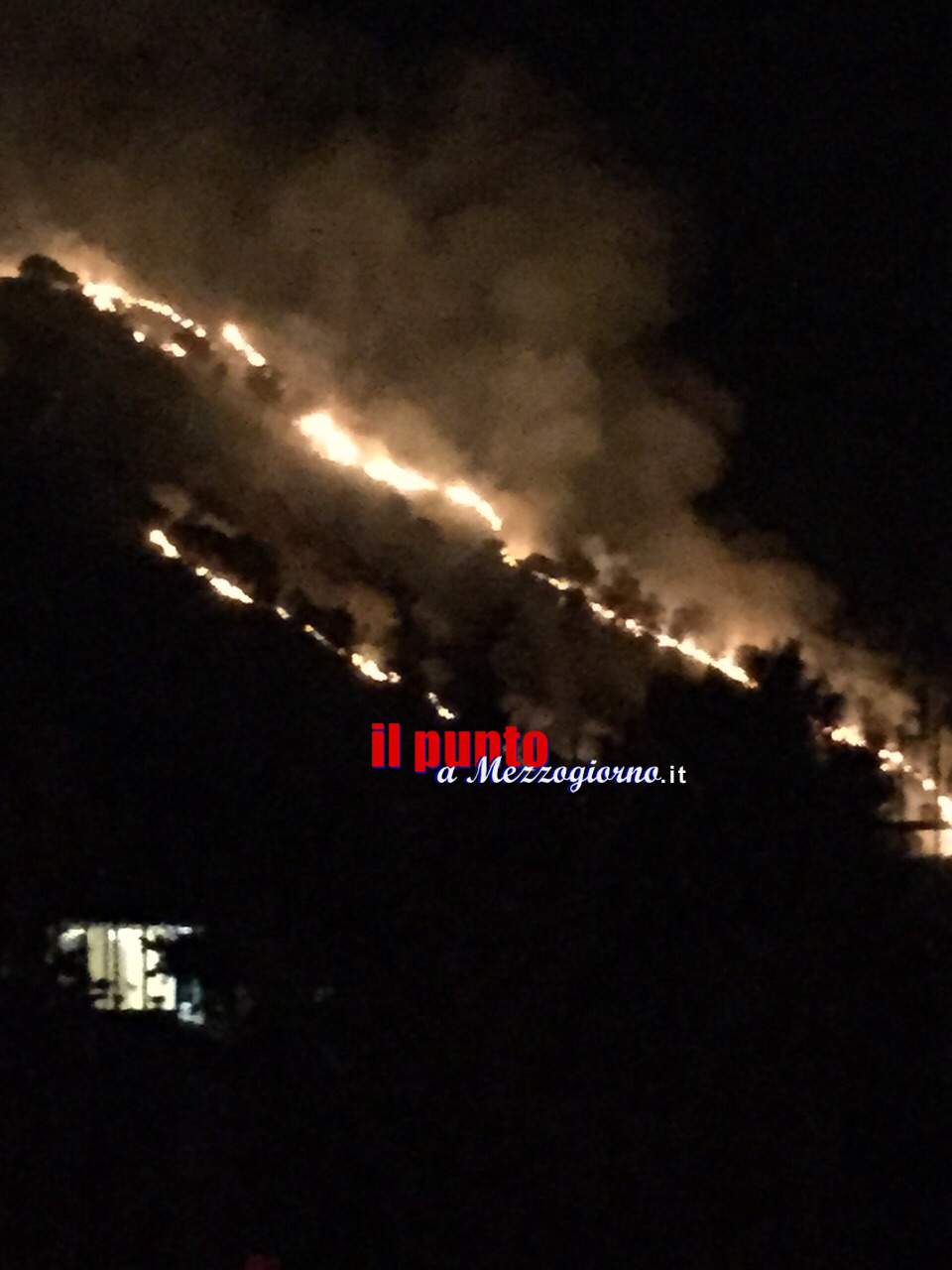 Ancora fiamme nel Cassinate, brucia la montagna a Villa Santa Lucia e Monte Trocchio a Cervaro