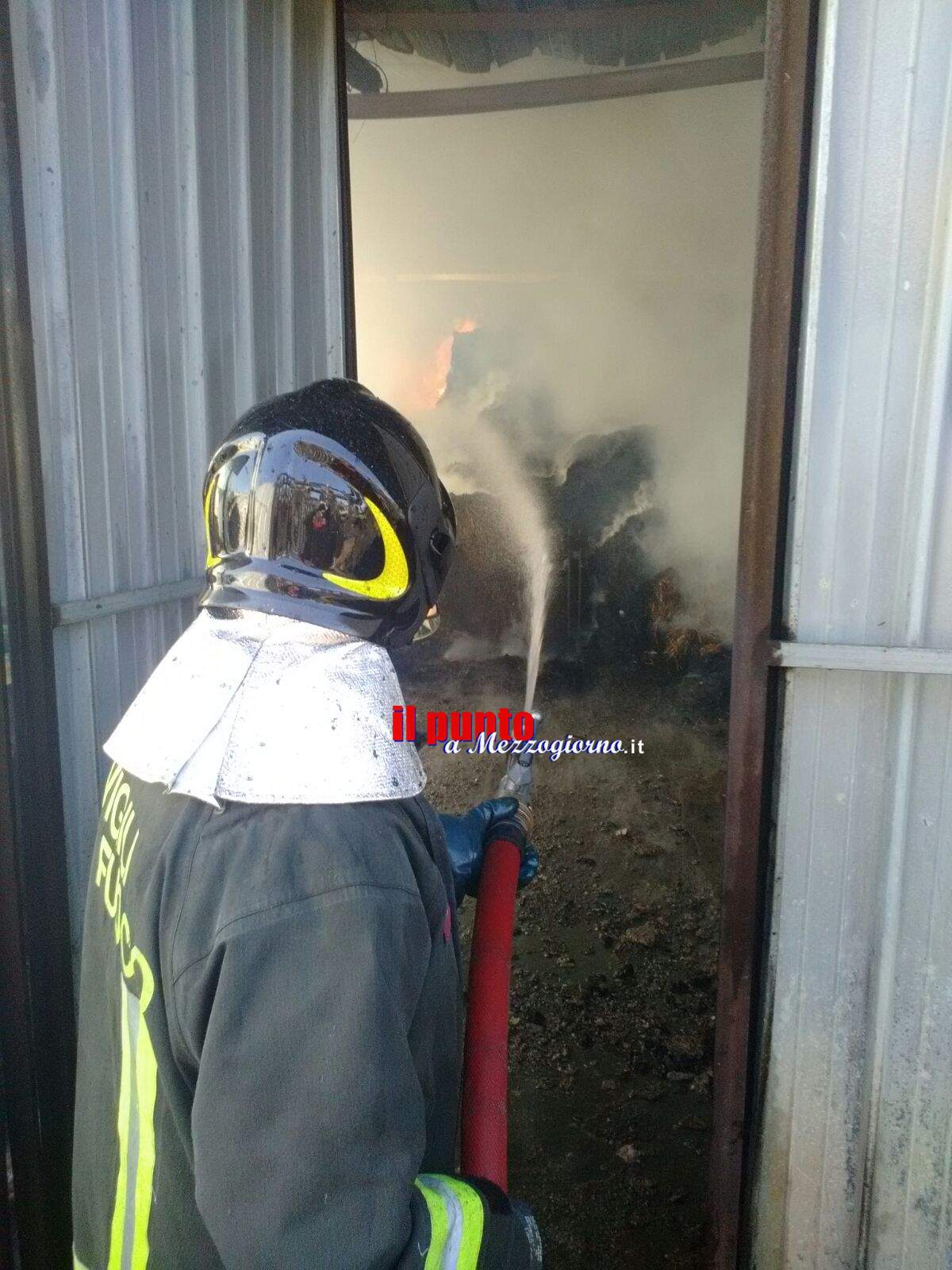 Incendio nella fabbrica di ceramiche a Patrica