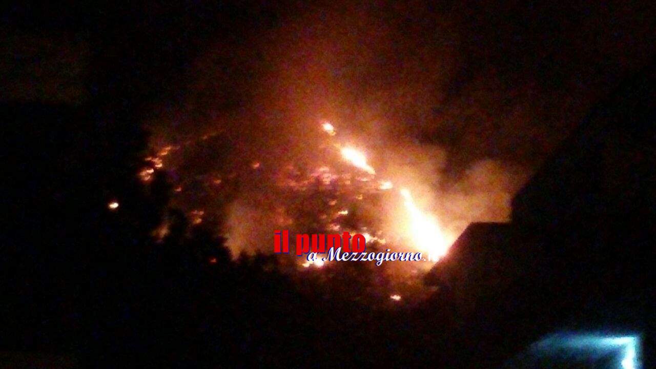 “Attenzione brucia” iniziativa dei cittadini di Villa Santa Lucia per l’emergenza incendi