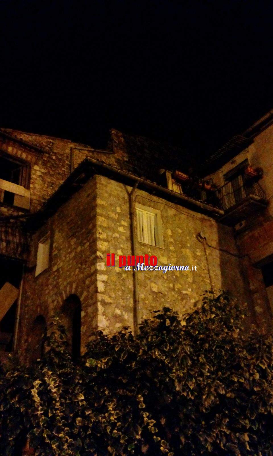 Crollo tetto palazzo ad Alatri, donna salvata dai carabinieri ospite di struttura comunale