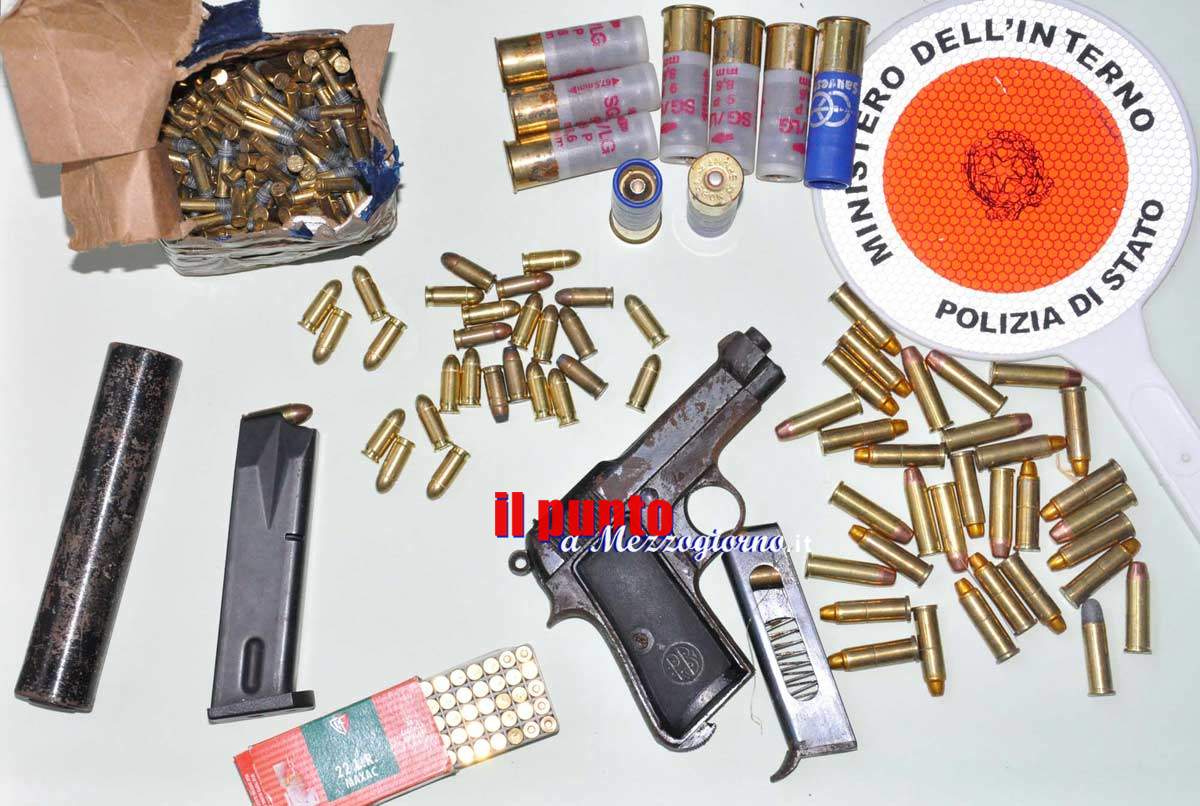 Armi e munizioni ritrovate dalla Polizia in un casolare abbandonato a Ferentino