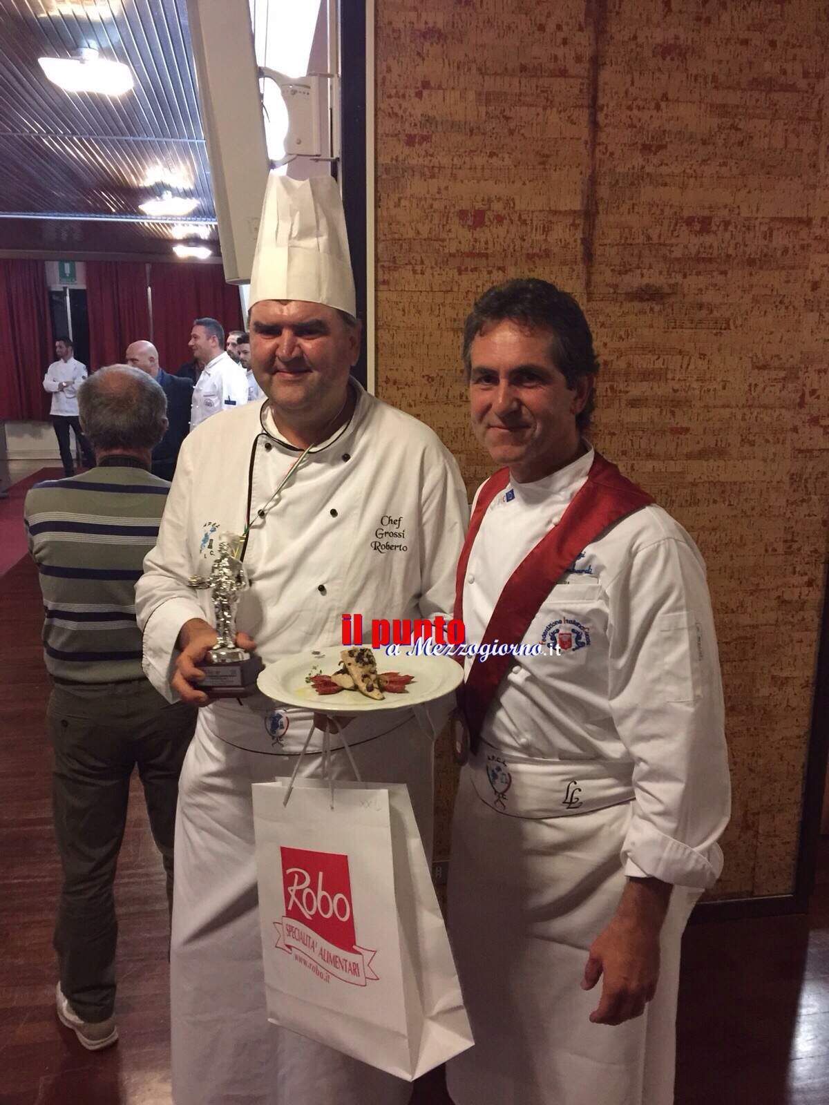 La “Ricciola in crosta d’olive” dello chef Grossi di Cassino trionfa alle gare di cucina a Formia