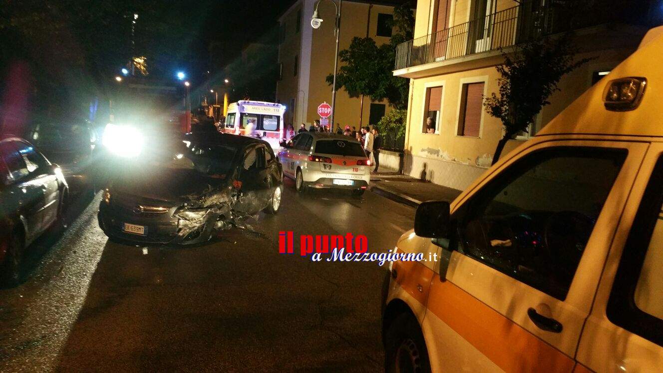 Schianto in centro a Cassino, tre ragazze ferite
