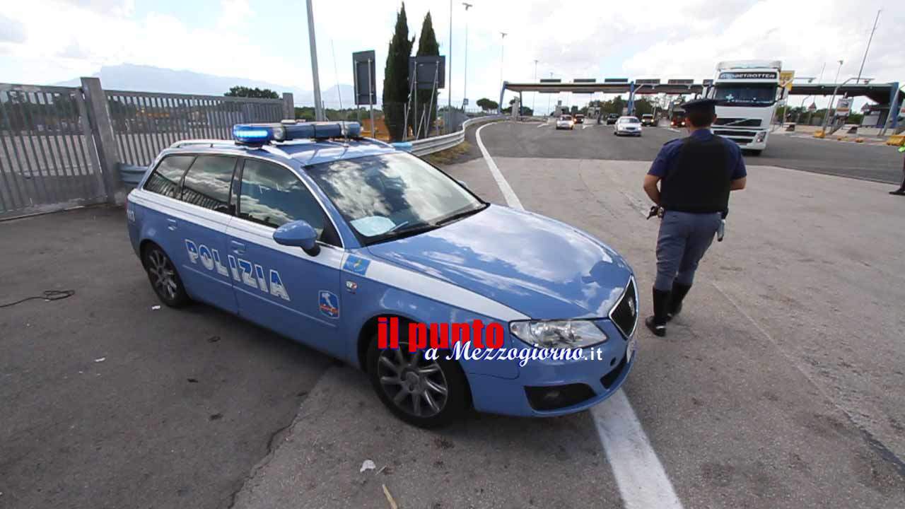 Con un coltello e targhe sospette sull’A1 a Cassino, denunciati due polacchi