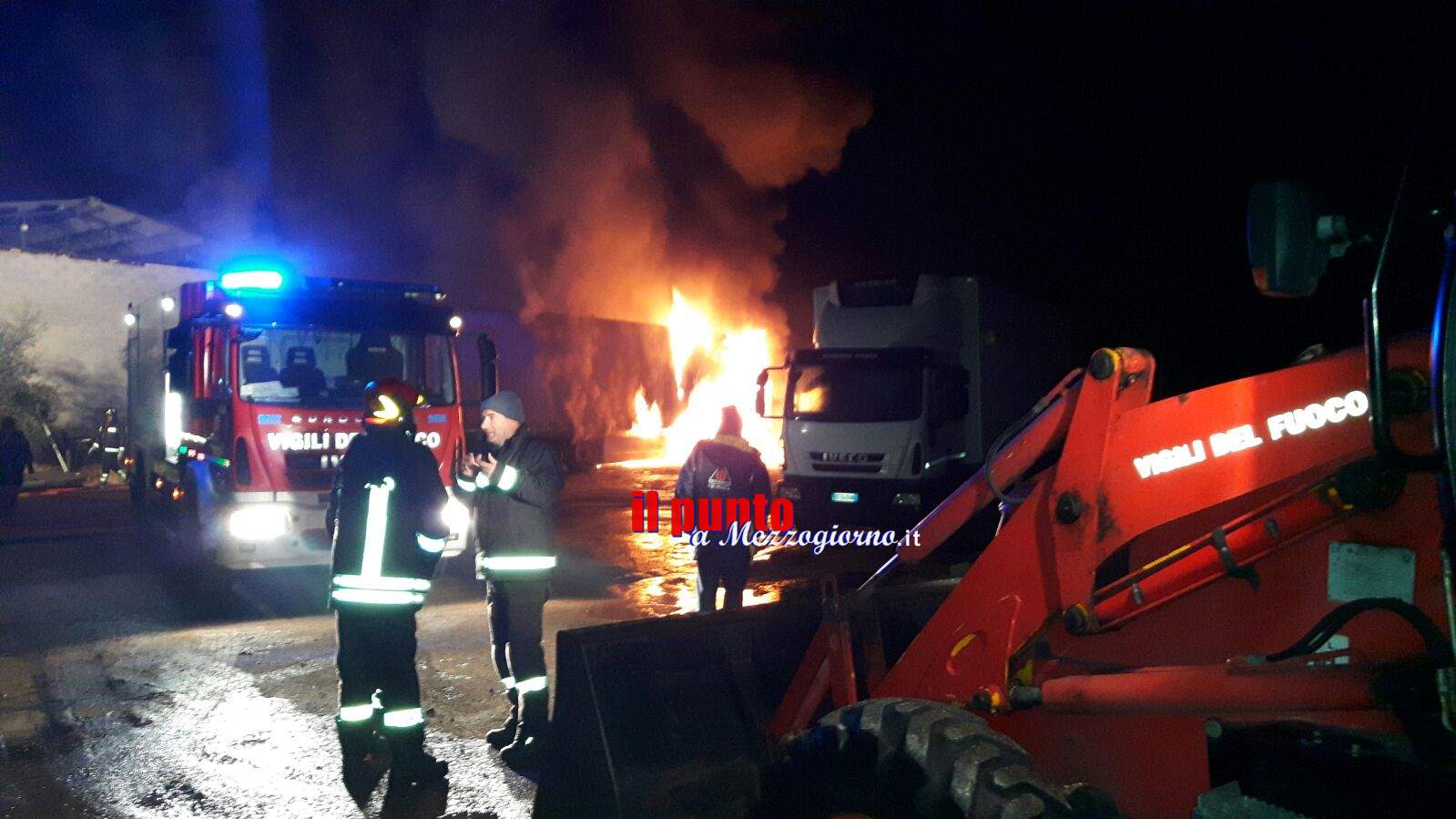 incendio distrugge due mezzi meccanici in cava a Coreno, indagini in corso