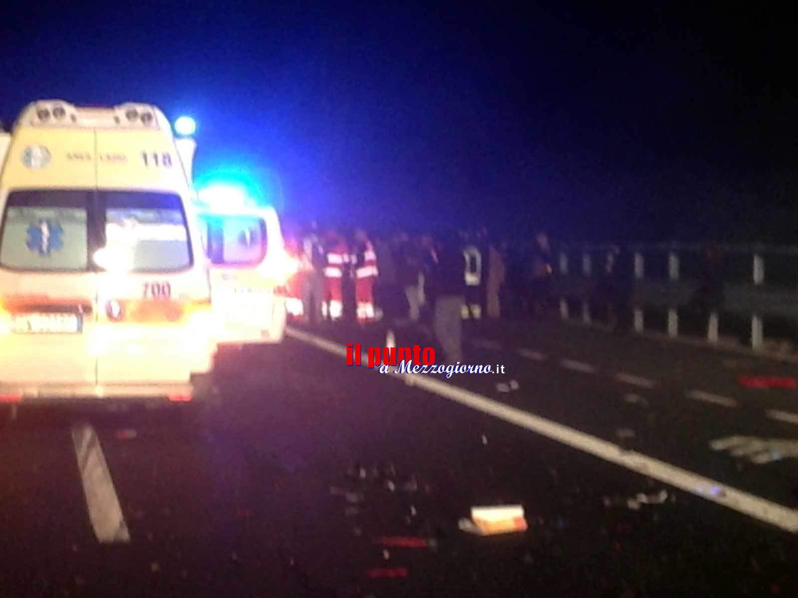 Autobus di linea si ribalta sull’autostrada a Frosinone, 18 feriti di cui 3 gravi