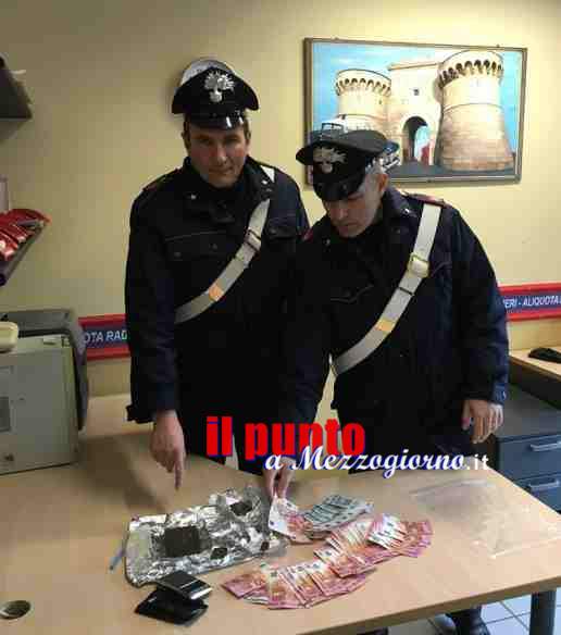 Droga a Velletri, i carabinieri arrestano spacciatore sequestrando hashish e soldi
