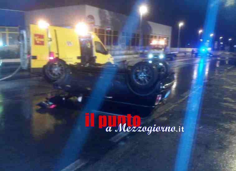 Incidente sulla Casilina a Piedimonte, giovane ferito nel ribaltamento della sua Mini Cooper
