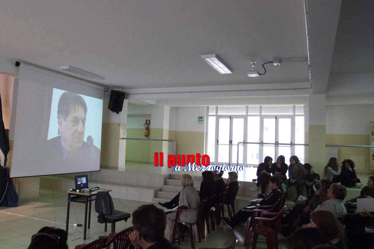 Studenti in videoconferenza con Claudio Magris al Liceo Pellecchia con Lettarature dal Fronte