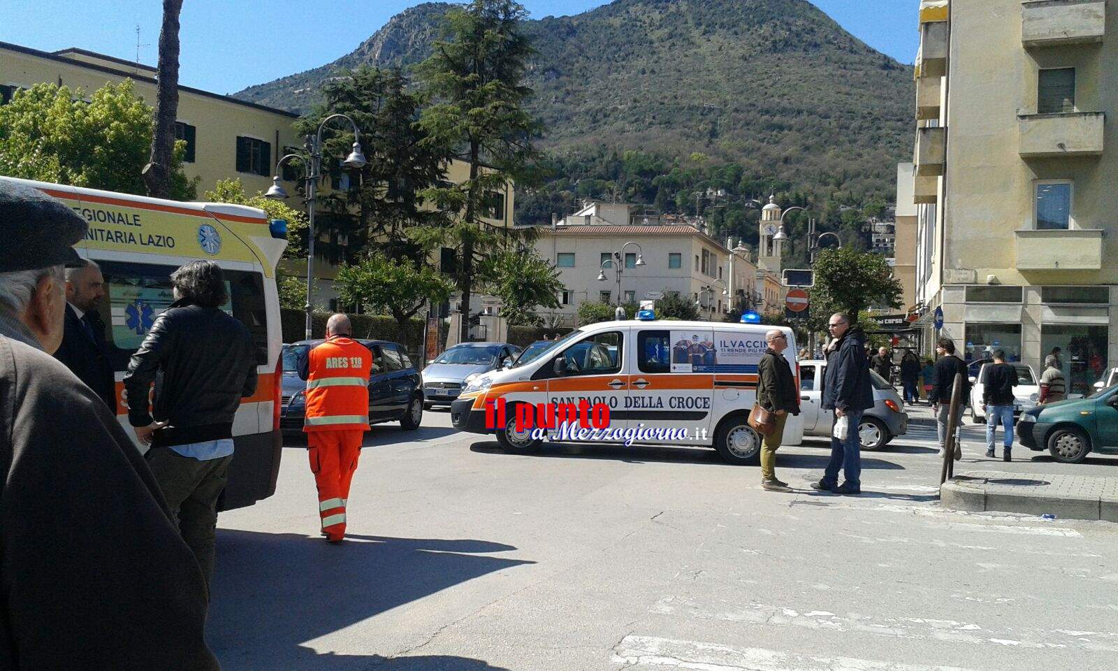 Turista neozelandese investito in centro a Cassino